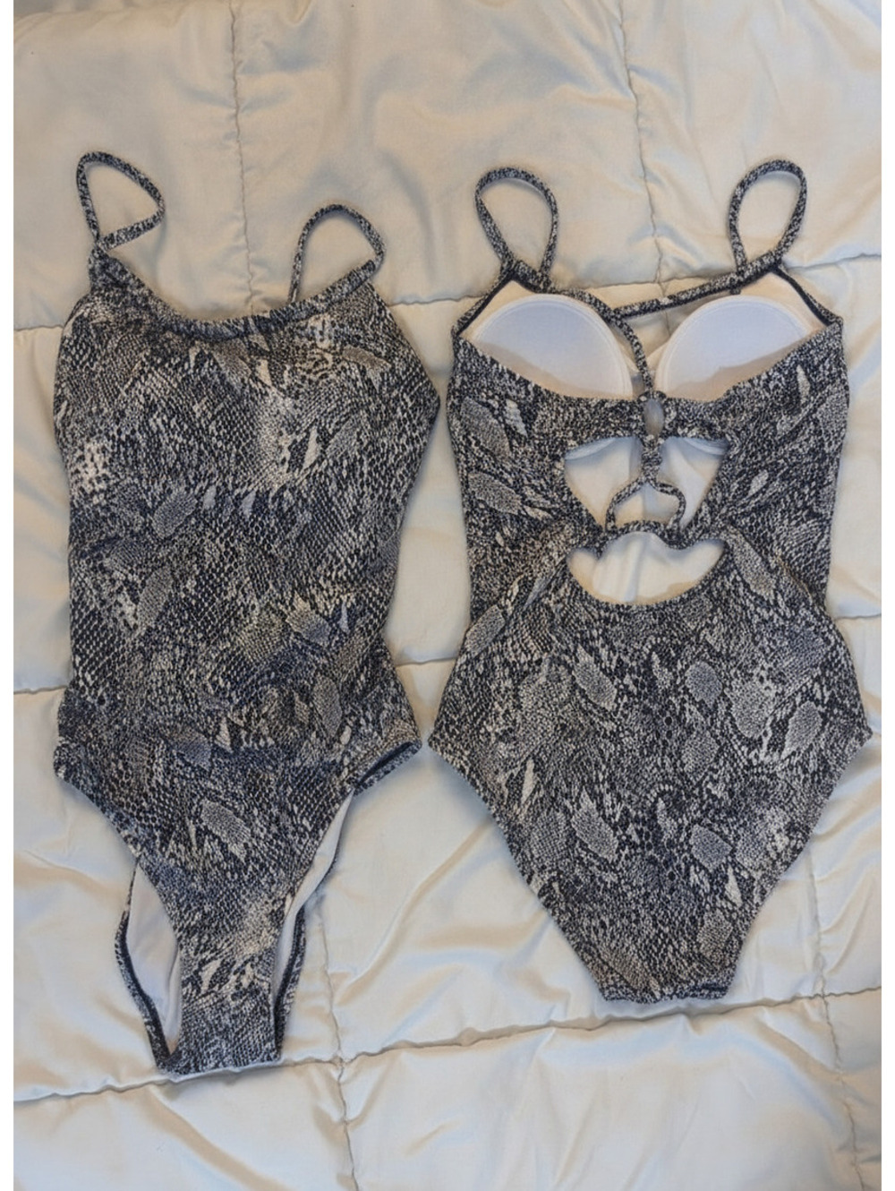 Time and Tru Women's L (12-14) Black and White Snake Print One-Piece Swimsuit